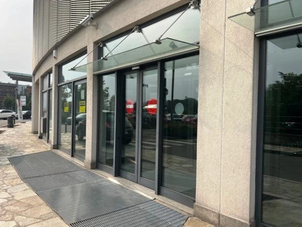 LALLIO (BERGAMO) NEGOZIO IN AFFITTO CON MAGAZZINO